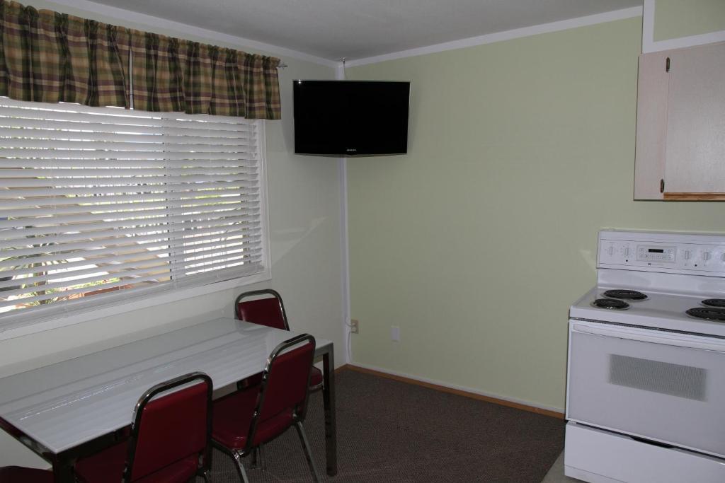 Waterfront Inn Penticton Room photo